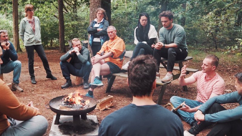 Unieke corporate events in de Chaamse Bossen onder Breda, waar verbinding en teambuilding centraal staan.